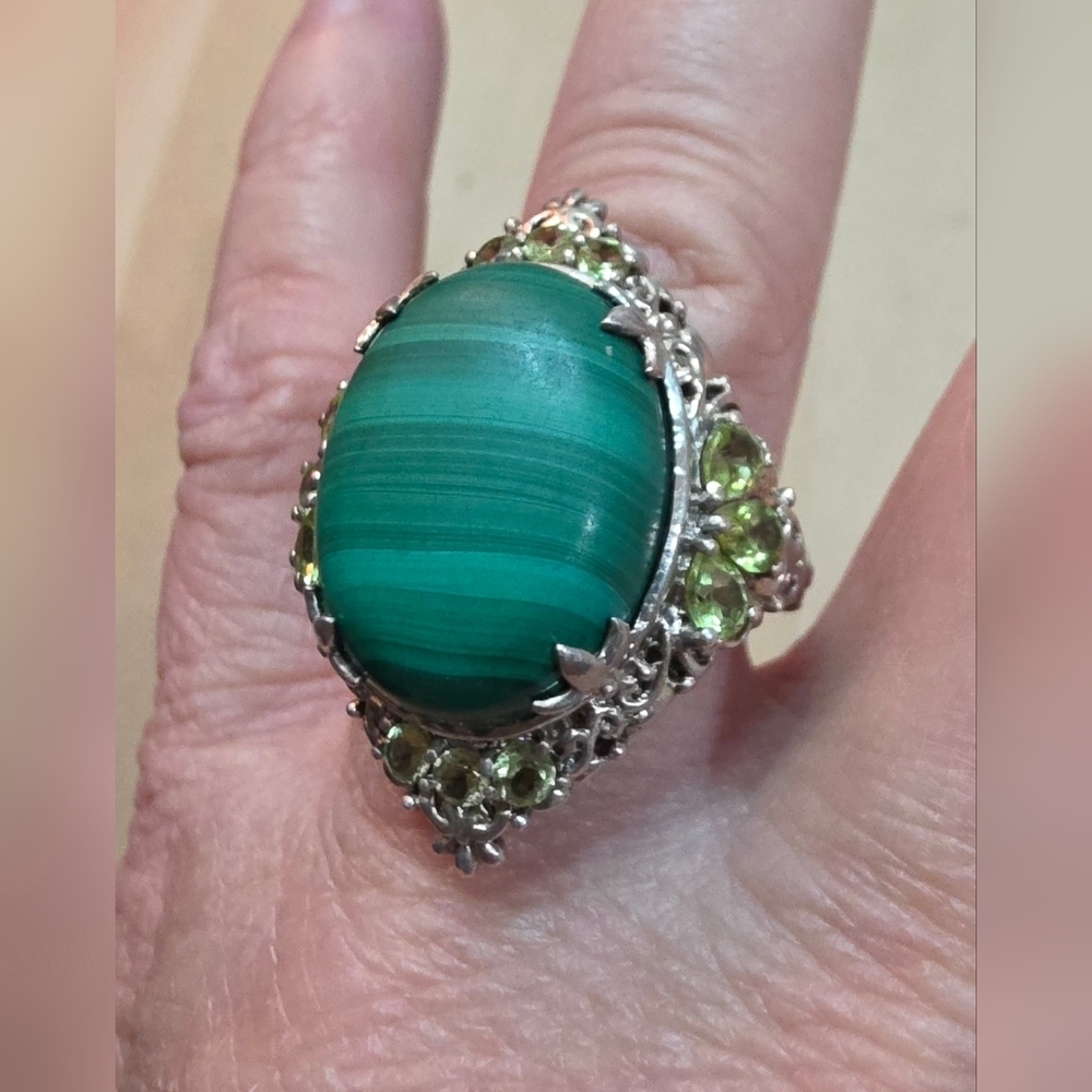 925 STERLING GENIUNE GREEN MALICHITE & PERIDOT STATEMENT RING SZ 7  11.68 Gr - Picture 2 of 6